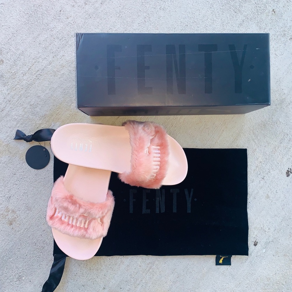 Fenty x Puma Fur Slides in shade Shell / Pink